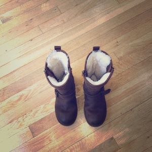 Ugg - Kaila Kids size 4